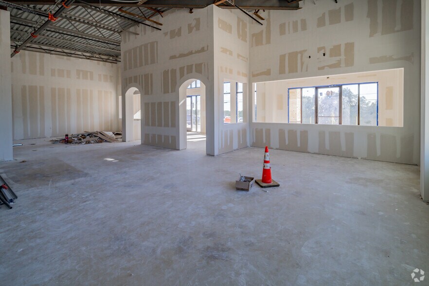 More Photos Of 2407 E Evans Rd, San Antonio Storefront Retail Office For Lease