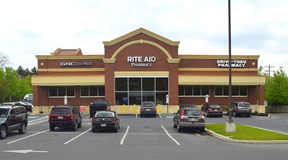 More Photos Of 23 N Elm St, Kutztown Drugstore For Sale