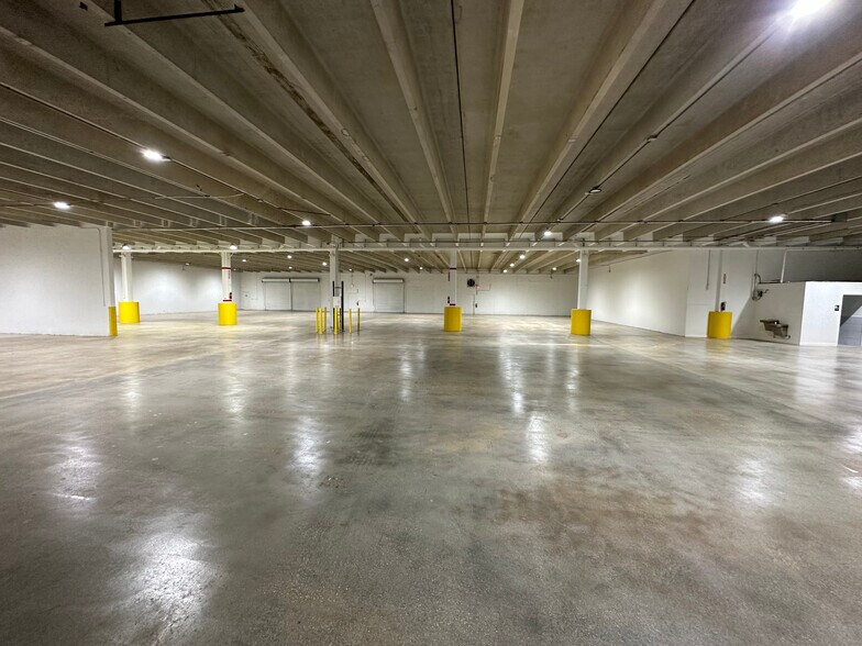 More Photos Of 6599 NW 74th Ave, Miami Warehouse For Lease