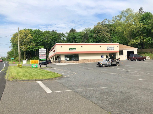 More Photos Of 48 Meriden Rd, Middlefield Storefront For Sale