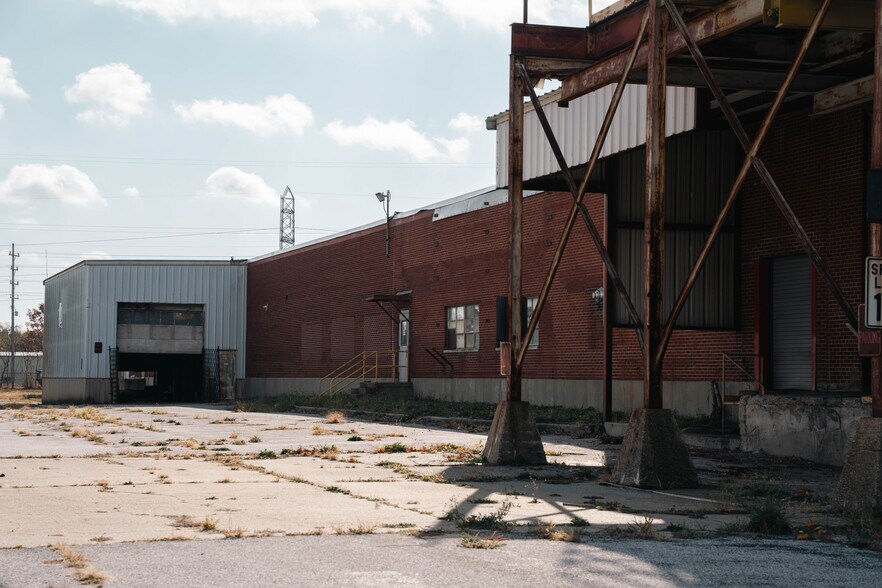 More Photos Of 1185 E Keating Ave, Muskegon Manufacturing For Sale