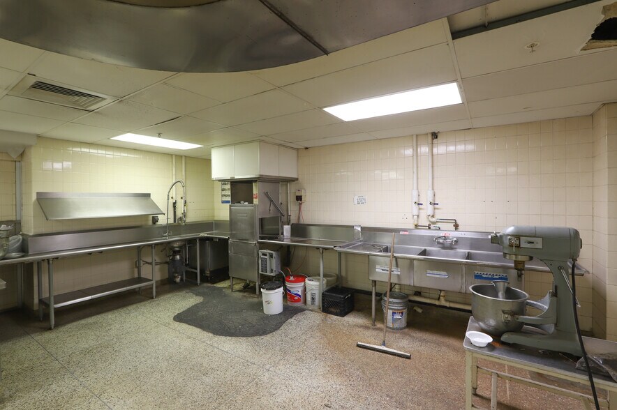 More Photos Of 184 Salem Ave, Dayton Office Residential For Lease