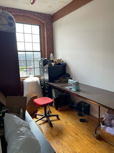 More Photos Of 51-55 Lake St, Nashua Light Manufacturing For Sale