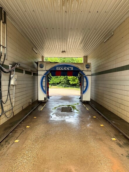 More Photos Of 600 Highway 110 N, Whitehouse Carwash For Sale