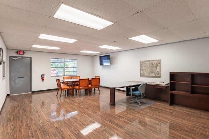 More Photos Of 610 NE 29th St, Pompano Beach Warehouse For Lease