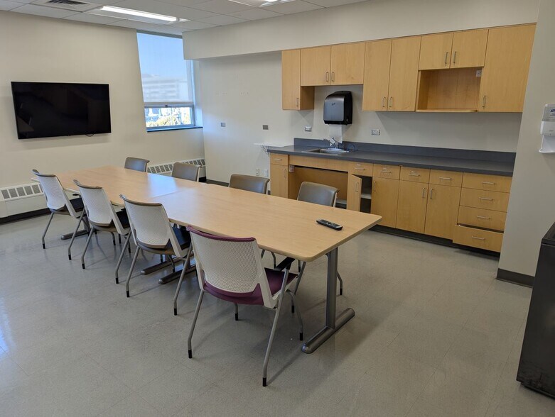 More Photos Of 185 Alewife Brook Pky, Cambridge Office For Lease