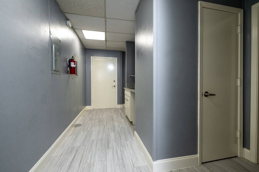 More Photos Of 2401 Garden Park Ct, Arlington Office Residential For Lease