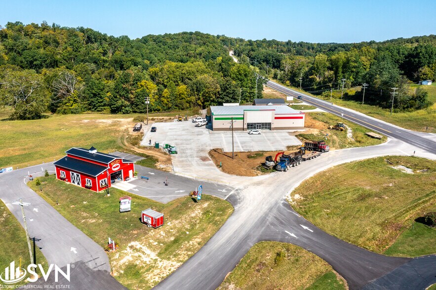 More Photos Of 215 Lock Rd, Butler General Retail For Sale