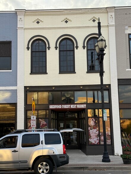 More Photos Of 5814 6th Ave, Kenosha Restaurant For Lease