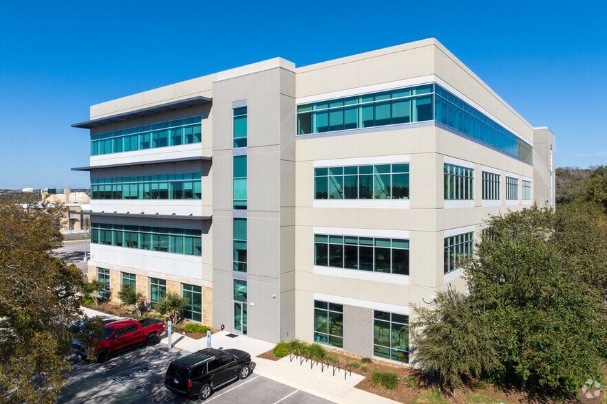 More Photos Of 19122 N US Highway 281, San Antonio Office For Lease