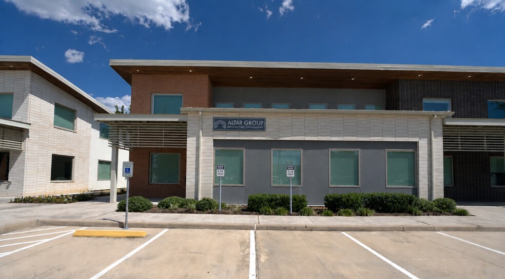 Primary Photo Of 10103 Louetta Rd, Houston Medical For Sale