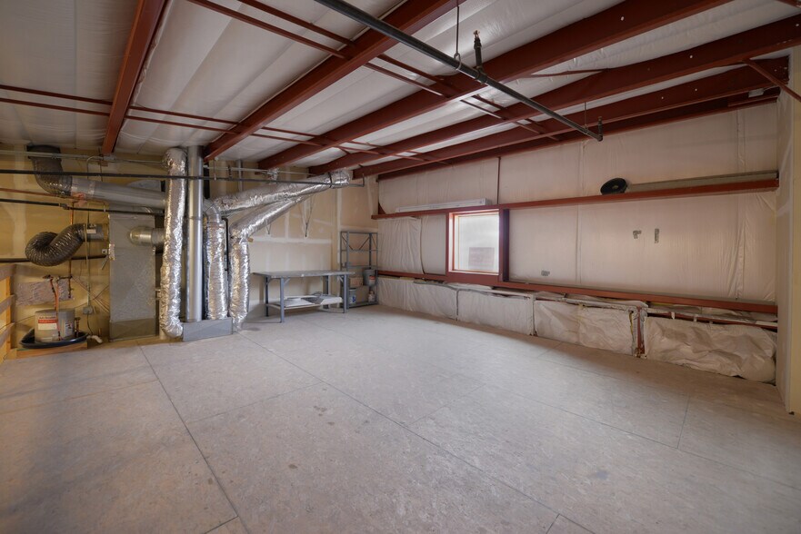 More Photos Of 6748 N Franklin Ave, Loveland Flex For Lease