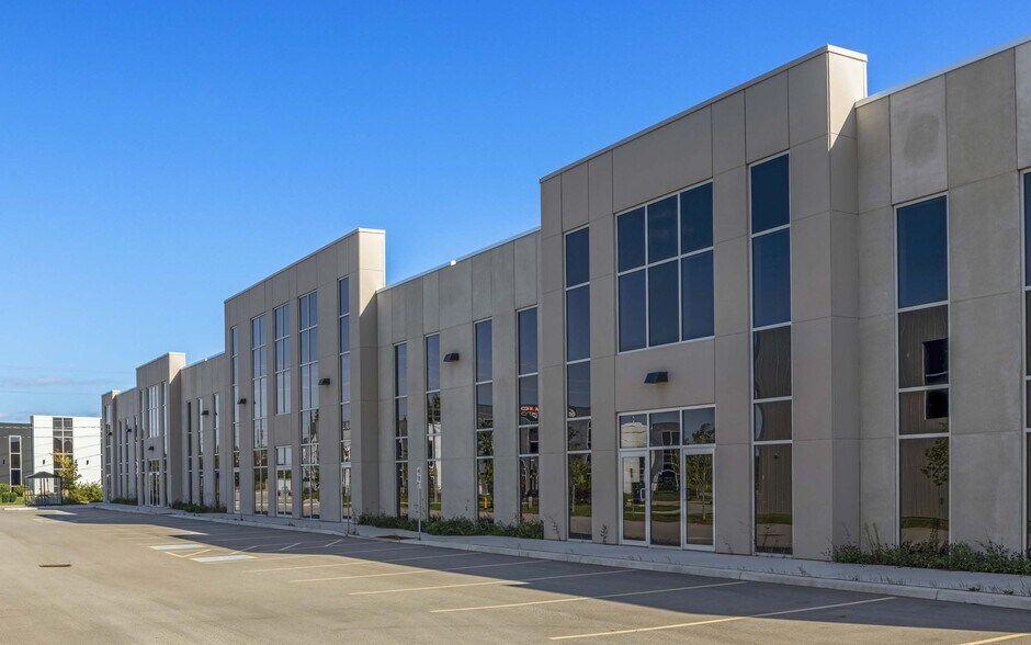 More Photos Of 125 Goddard Cres, Cambridge Warehouse For Sale