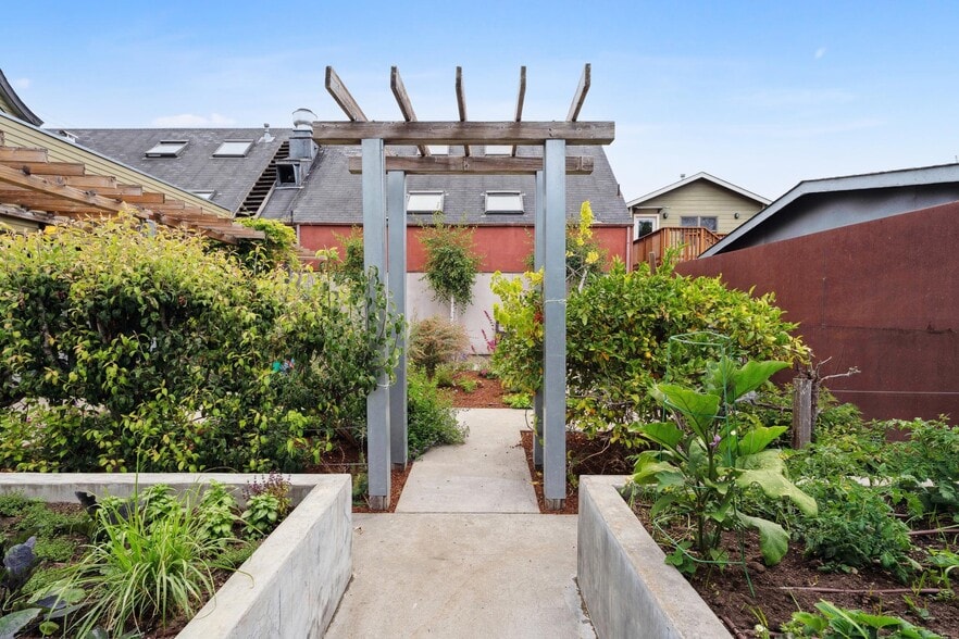 More Photos Of 1010 Grayson St, Berkeley Office Residential For Sale