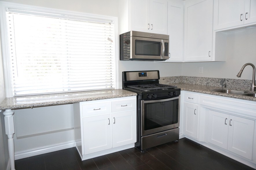 More Photos Of 4104-4108 E 7th St, Long Beach Multifamily For Sale