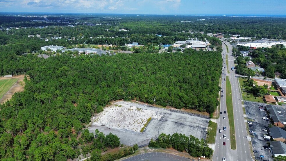 More Photos Of 3907 Shipyard Blvd, Wilmington General Retail For Sale