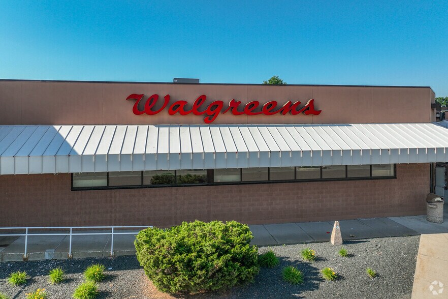 More Photos Of 13541-13579 Grove Dr, Maple Grove Unknown For Lease