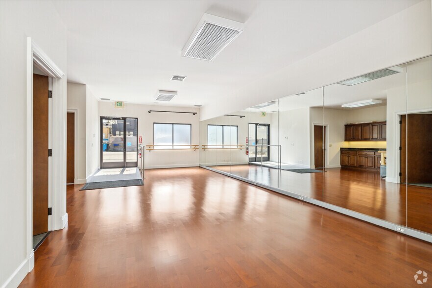 More Photos Of 1160 El Camino Real, San Carlos Office For Sale