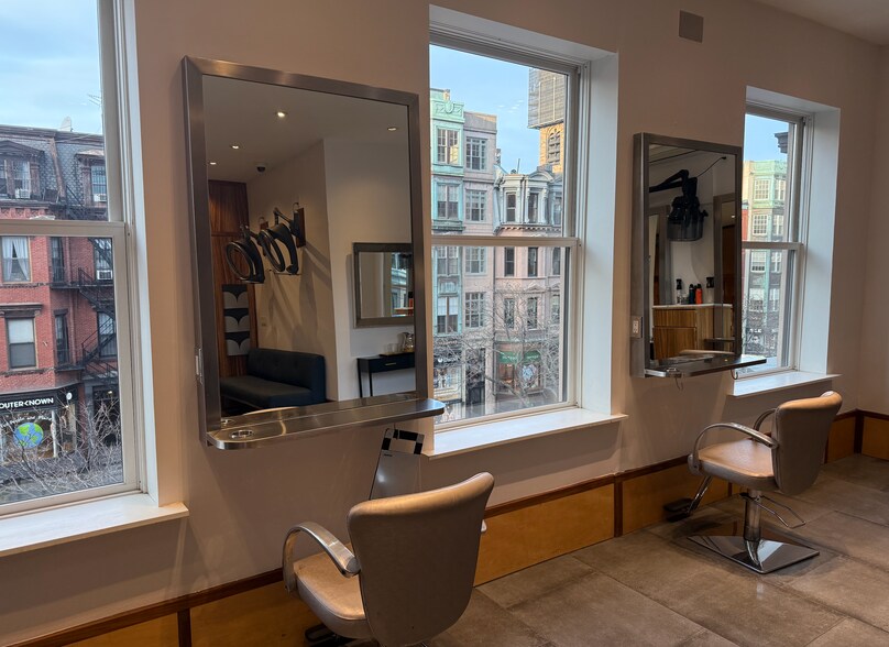 More Photos Of 132 Newbury St, Boston General Retail For Sale