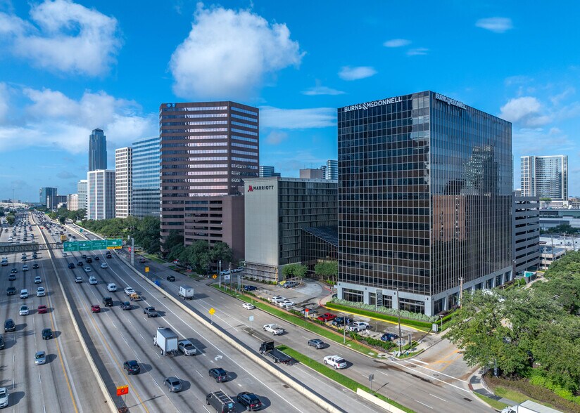 More Photos Of 1700 West Loop S, Houston Office For Sale