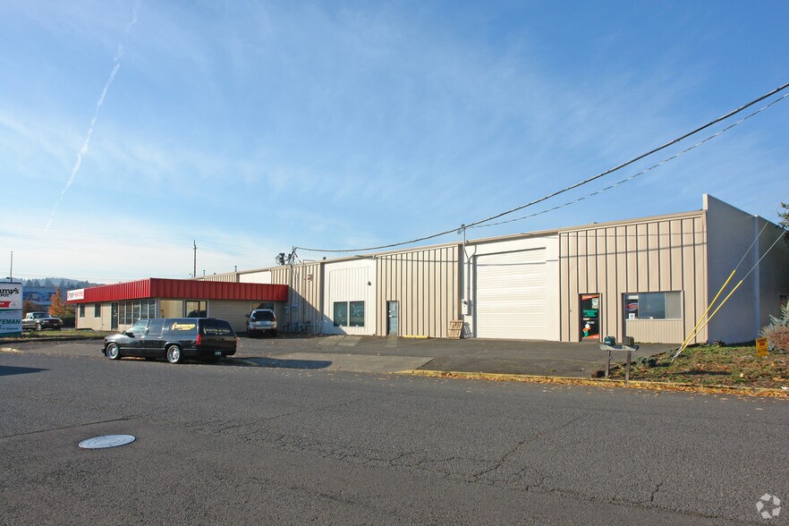 More Photos Of 1000 Conger St, Eugene Light Manufacturing For Lease