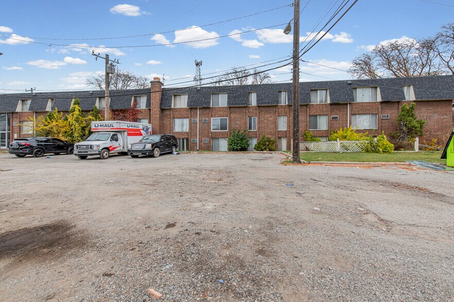More Photos Of 23740 Fenkell St, Detroit Apartments For Sale