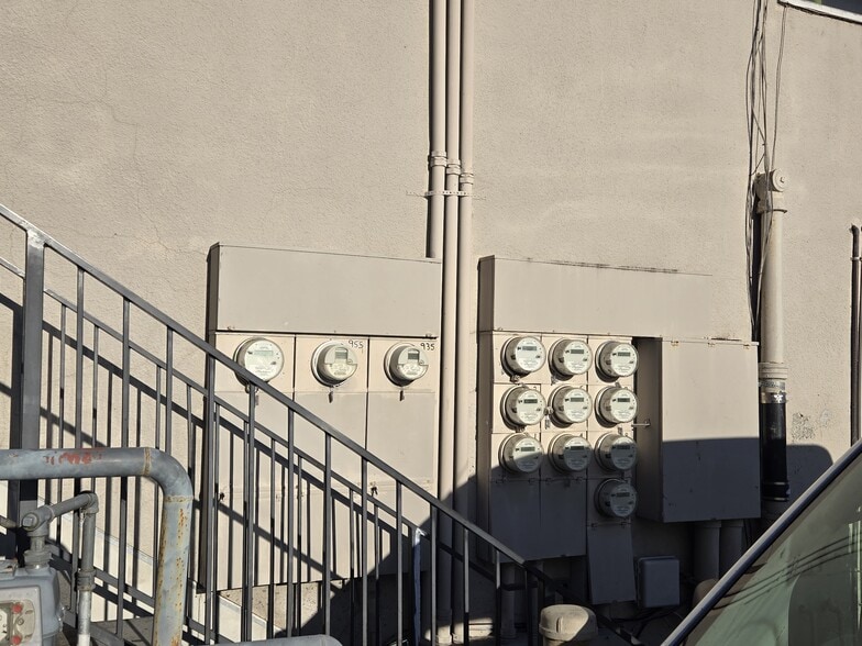 More Photos Of 931 Main St, Fortuna Showroom For Sale