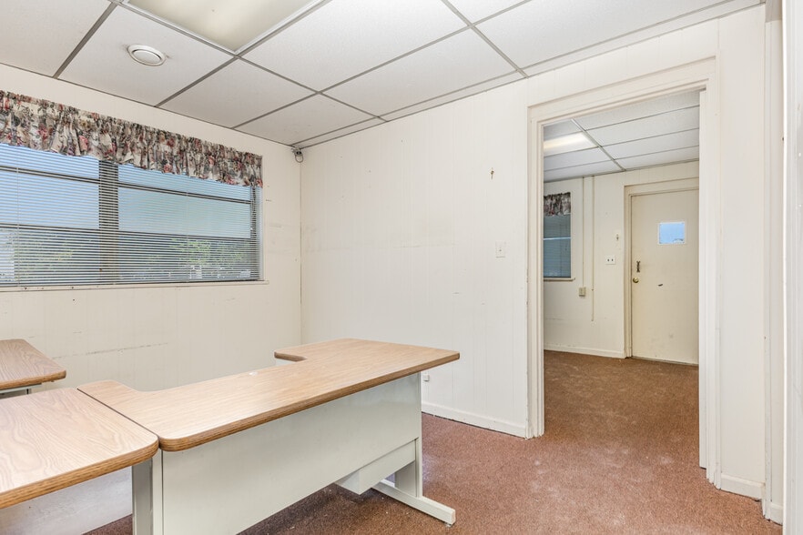 More Photos Of 420 Paul St, Rocky Mount Specialty For Lease