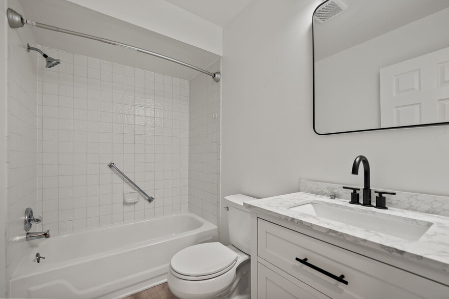 More Photos Of 15925-15929 W 11 Mile Rd, Southfield Apartments For Sale