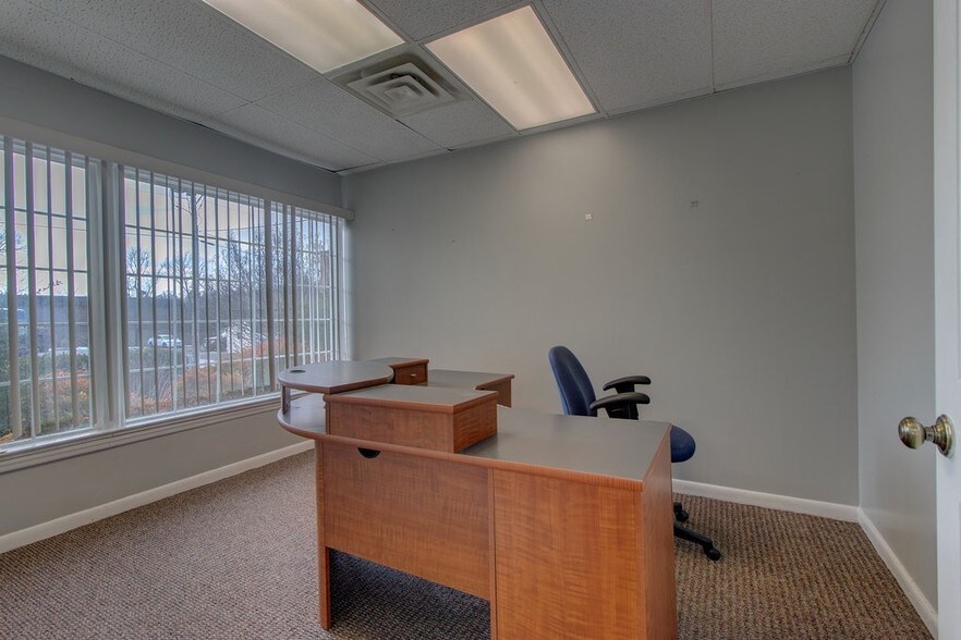 More Photos Of 4311 Appleton Ave NW, Roanoke Office For Lease