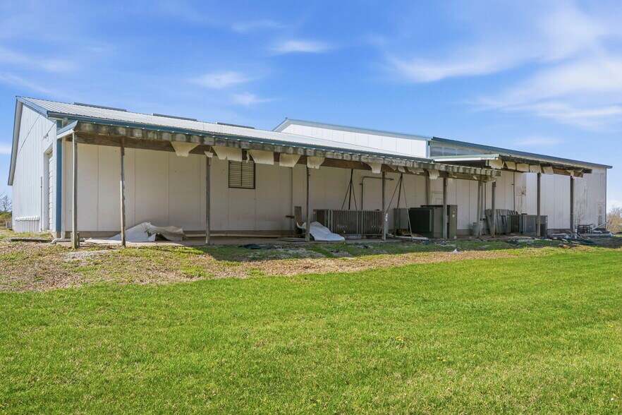 More Photos Of 306 SE Highway AA, Clinton Industrial For Sale