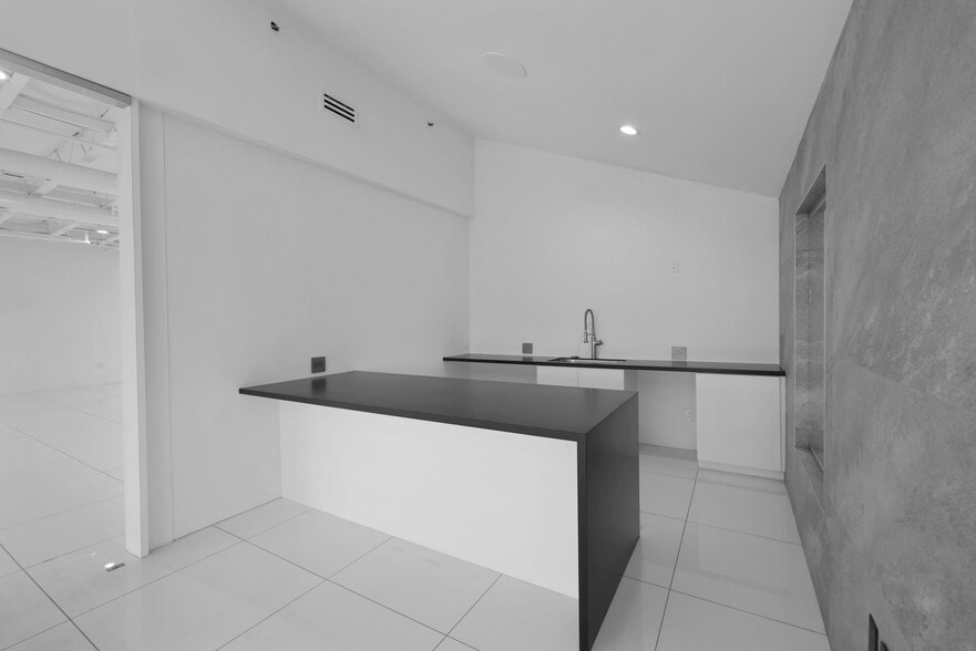 More Photos Of 2244 W Coast Hwy, Newport Beach Office For Lease