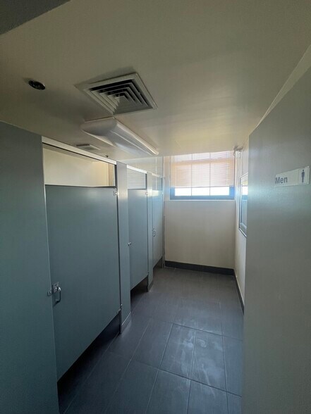 More Photos Of 1000 Broadway Blvd, Kansas City Loft Creative Space For Lease