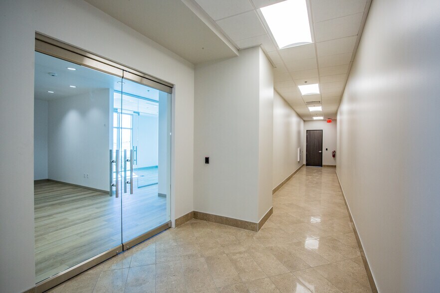 More Photos Of 6565 S Buffalo Dr, Las Vegas Medical For Lease