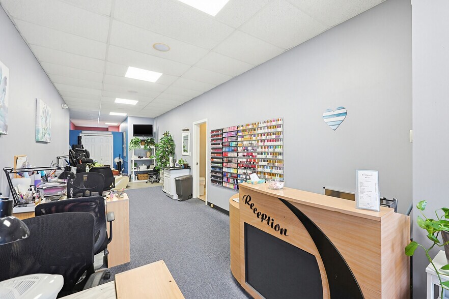 More Photos Of 800 Washington St, Holliston Storefront Retail Residential For Sale