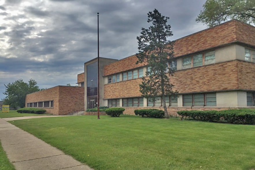 More Photos Of 10421 W Seven Mile Rd, Detroit Office For Sale