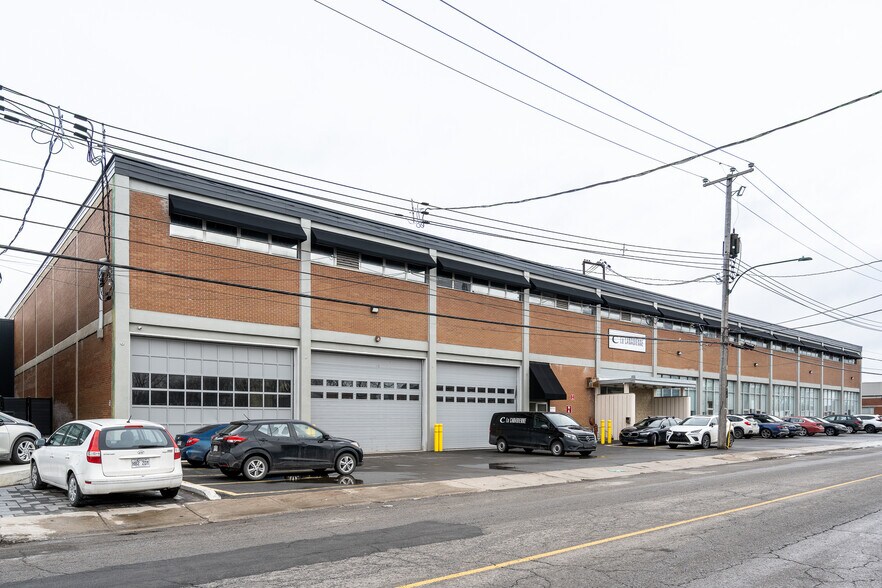 Primary Photo Of 5745 Rue Paré, Mt Royal Manufacturing For Lease
