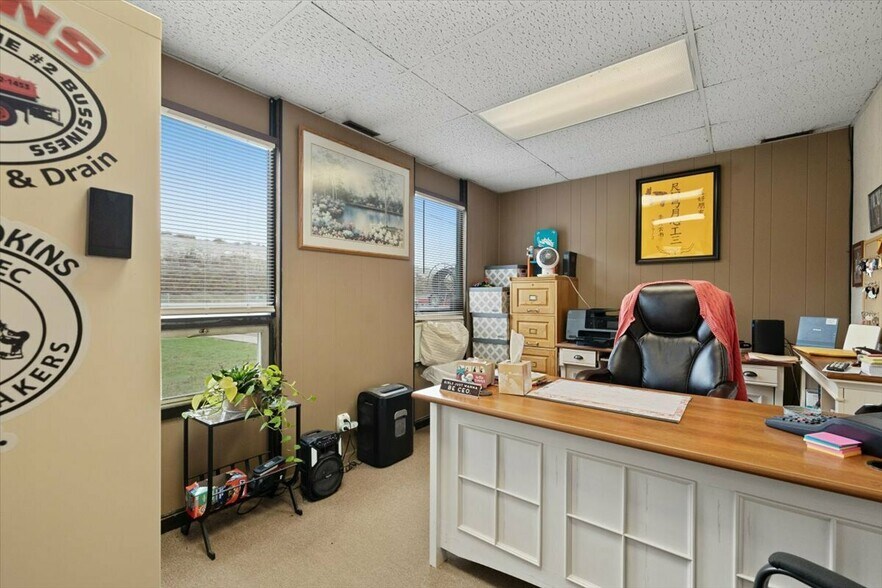 More Photos Of 118 Riverside Rd, Billings Research And Development For Sale