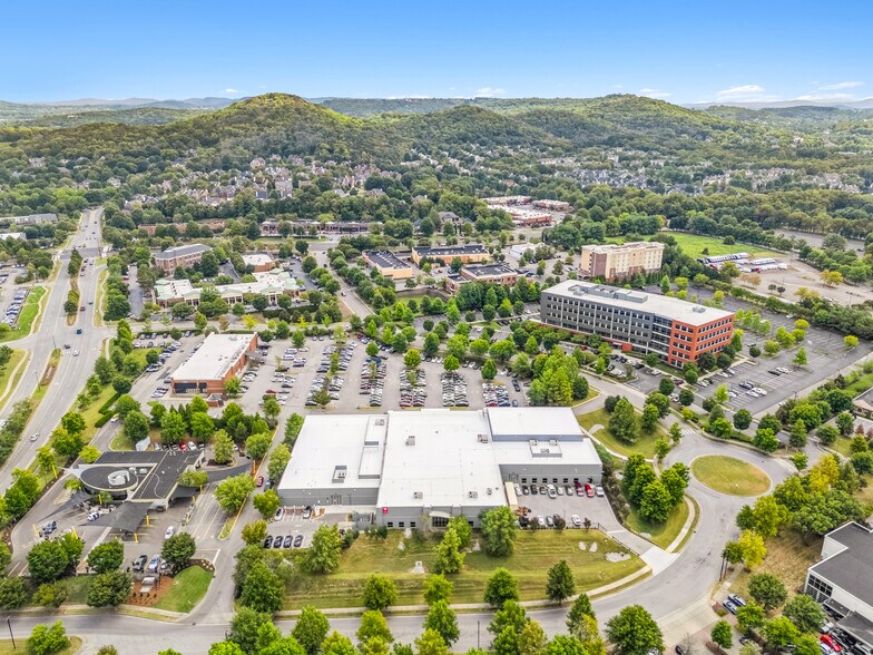 More Photos Of 300 Shingle Way, Franklin Auto Dealership For Sale