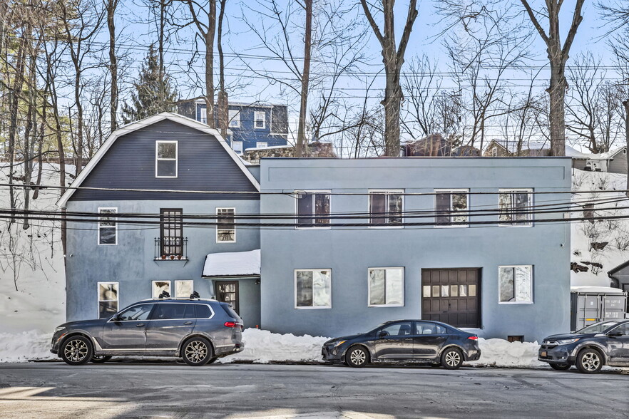 More Photos Of 68 Brook St, Croton On Hudson Showroom For Sale