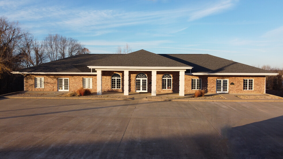 Primary Photo Of 5727 Chapel Dr, Osage Beach Office For Sale