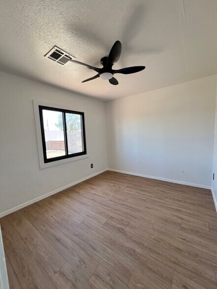 More Photos Of 1806 W Sherman St, Phoenix Warehouse For Sale