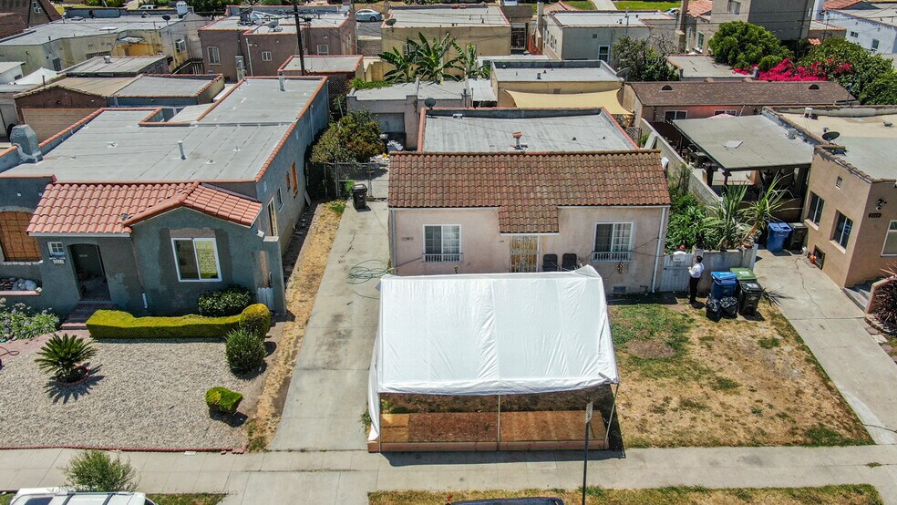 More Photos Of 2056 W 67th St, Los Angeles Apartments For Sale