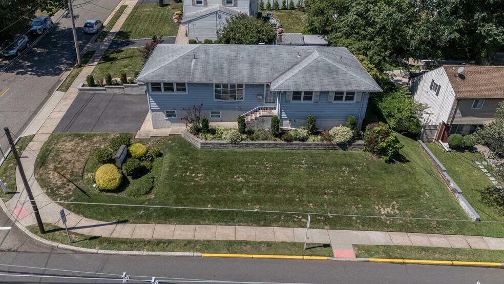 More Photos Of 373 Ford Ave, Fords Medical For Sale