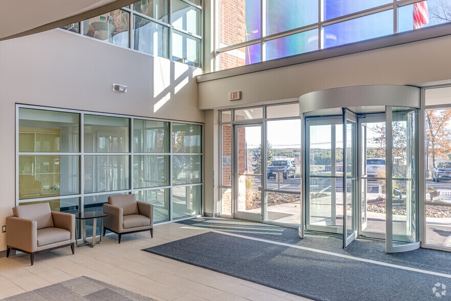 More Photos Of 2 Park Central Dr, Southborough Medical For Lease