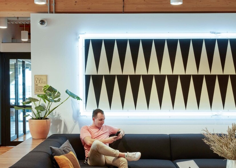 More Photos Of 221 W 6th St, Austin Office For Lease