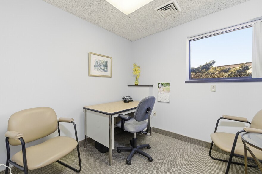 More Photos Of 511 W Grove St, Middleborough Medical For Sale