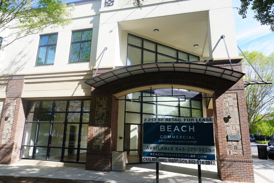 More Photos Of 1952 Long Grove Dr, Mount Pleasant Storefront Retail Office For Lease