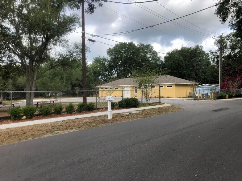 More Photos Of 11824 Jackson Rd, Thonotosassa Office Residential For Lease