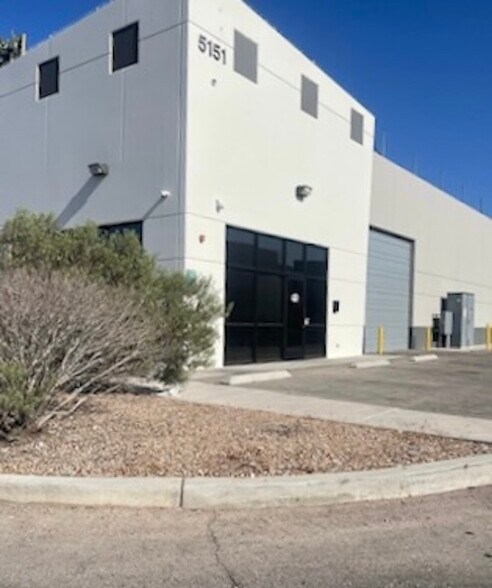 More Photos Of 5151 W Oquendo Rd, Las Vegas Warehouse For Lease